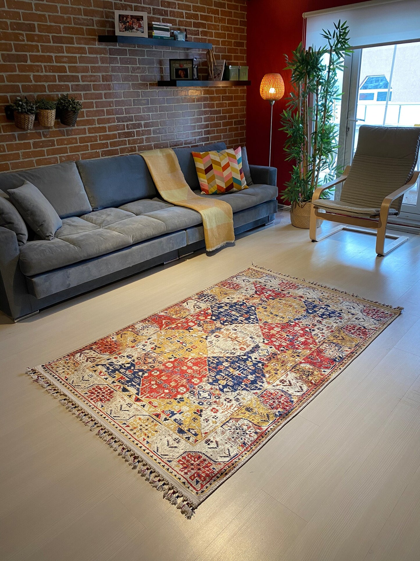 Conception de tapis oriental soigneusement tricoté