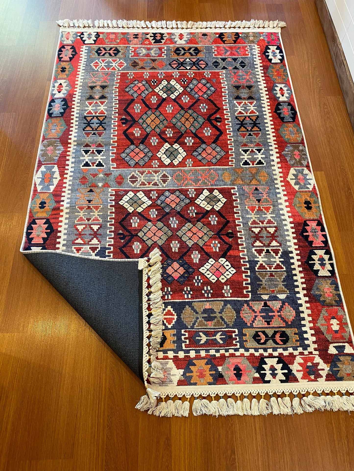 Design del modello di moquette Oriente con cura a maglia