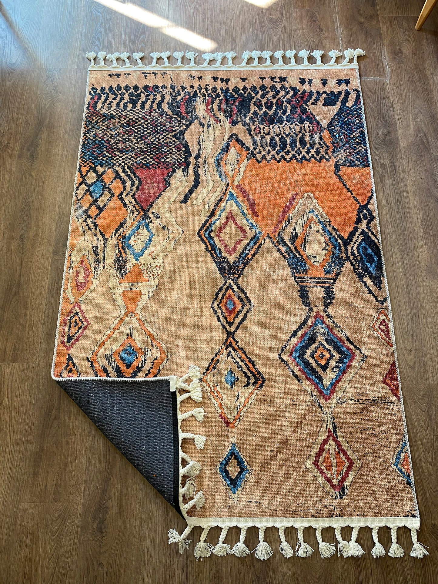 Conception de motif de couleur moderne du tapis soigneusement tricoté
