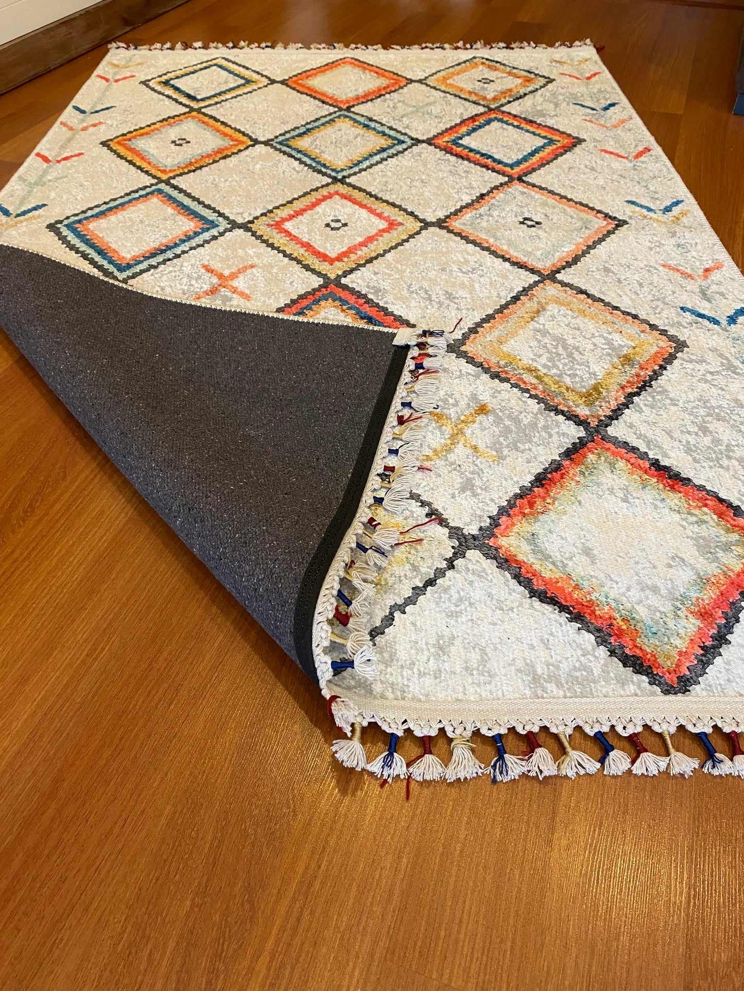 Tappeto moderno design orientale moderno accuratamente a maglia