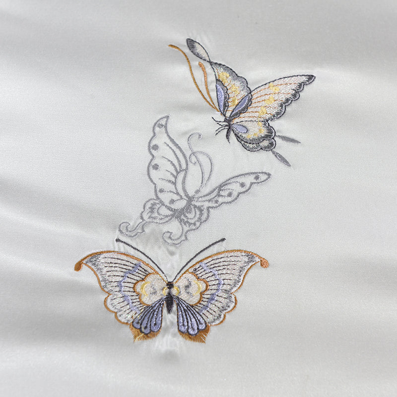 Bettwäsche Fliegender Schmetterling weiss (Satin und Ägyptische Baumwolle)